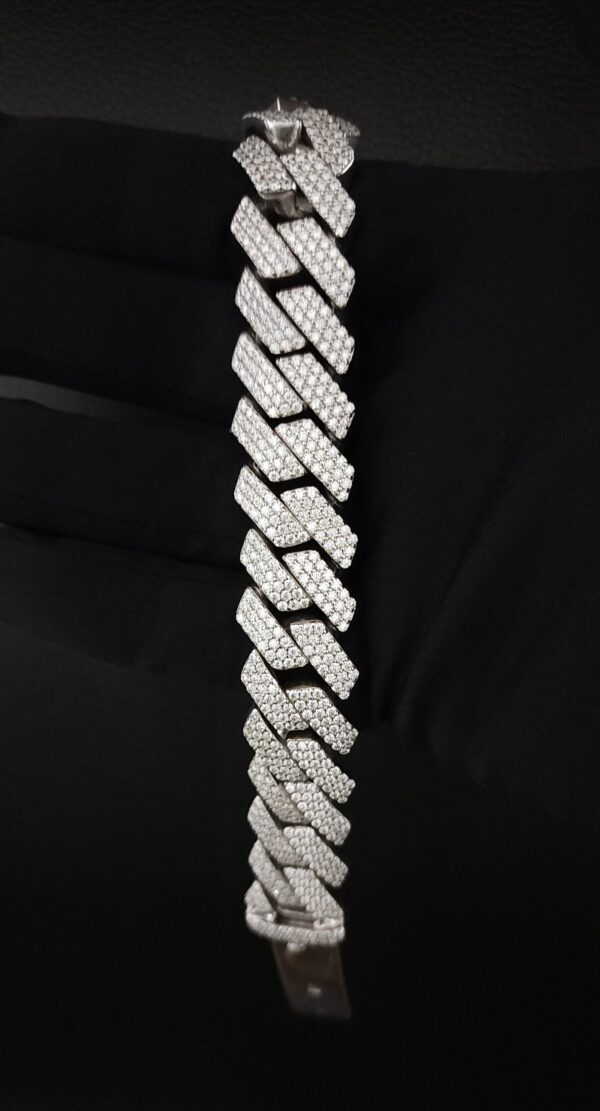 Iced Out 18 mm Miami Cuban Link Bracelet Made in 925Sterling Silver Studded With Shinny Moissanite Diamond For Birthday And Anniversary Gift