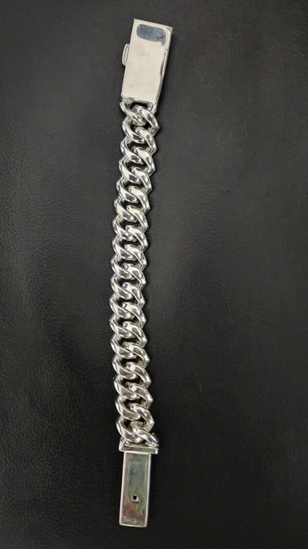 Iced Out 18 mm Miami Cuban Link Bracelet Made in 925Sterling Silver Studded With Shinny Moissanite Diamond For Birthday And Anniversary Gift