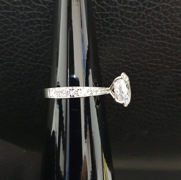 Oval Solitaire Ring Made in 10/14 KT Gold Embellished with Shinny Moissanite Diamonds For Birthday And Anniversary Gift For Special Person