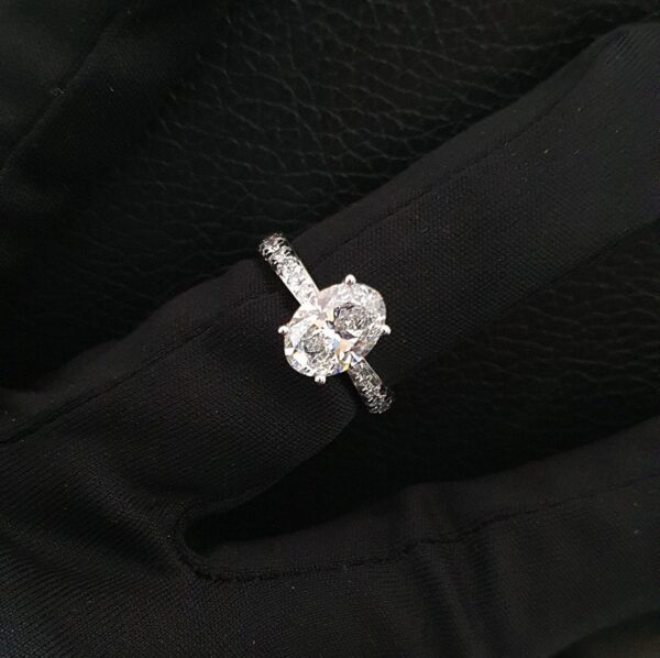 3 Ct Oval cut Solitaire Ring Made in 14k Gold Studded with VS1 F Color IGI Certified Lab Grown Diamond