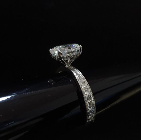 Oval Solitaire Ring Made in 10/14 KT Gold Embellished with Shinny Moissanite Diamonds For Birthday And Anniversary Gift For Special Person