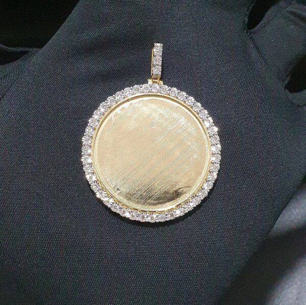 Iced Out Photo Pendant With Illusion Setting Made in 14 KT Gold & 10 KT Gold Embellished With Shinny Moissanite Stone For The Memorial Gift