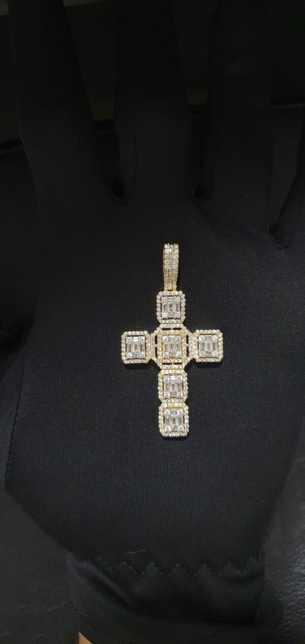 Iced Out Cross Pendant Made In 18 / 14 / 10 KT Gold Embellished With Shinny Moissanite Diamonds For Religious And Memorial Gift