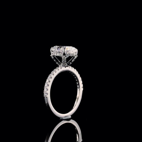 Oval Shape Solitaire Women's Ring Made in 18KT /14KT /10KT Gold Embellished With Shinny Moissanite Diamond For Birthday And Anniversary Gift
