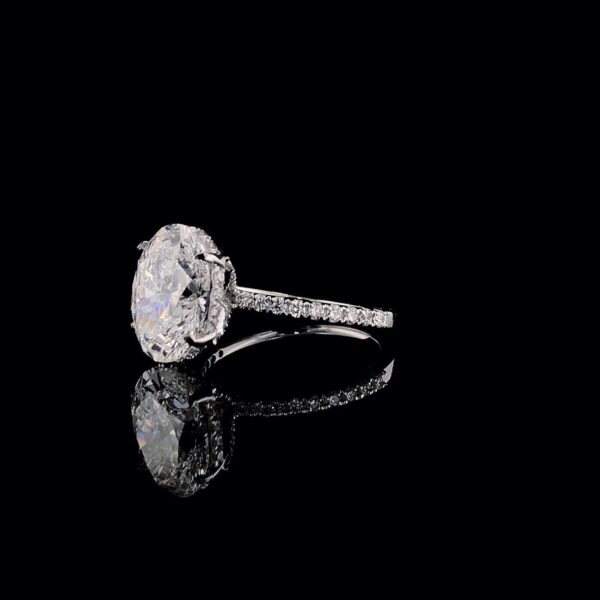 Oval Shape Solitaire Women's Ring Made in 18KT /14KT /10KT Gold Embellished With Shinny Moissanite Diamond For Birthday And Anniversary Gift