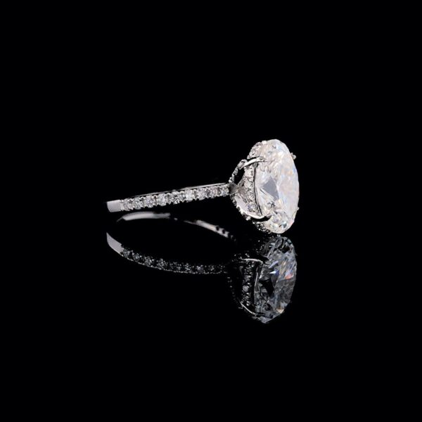 Oval Shape Solitaire Women's Ring Made in 18KT /14KT /10KT Gold Embellished With Shinny Moissanite Diamond For Birthday And Anniversary Gift