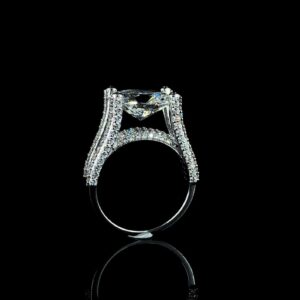 Oval Beauty Solitaire Ring For Women's Made in 18/14/10 kt Gold Studded With IGI Certified Lab Grown Diamond For Bridal And Anniversary Gift