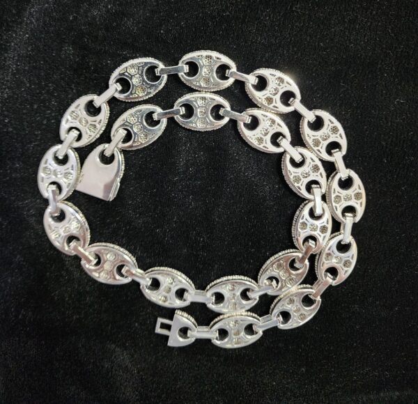 Iced Out Luxury Men's Chain Made In 925 Sterling Silver Studded With Shinny Moissanite Diamond For The Anniversary And Birthday Gift To Him