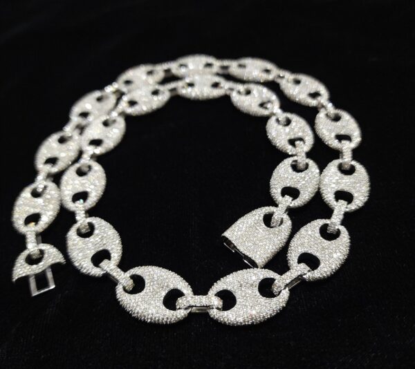 Iced Out Luxury Men's Chain Made In 925 Sterling Silver Studded With Shinny Moissanite Diamond For The Anniversary And Birthday Gift To Him