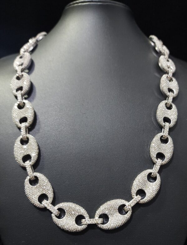 Iced Out Luxury Men's Chain Made In 925 Sterling Silver Studded With Shinny Moissanite Diamond For The Anniversary And Birthday Gift To Him