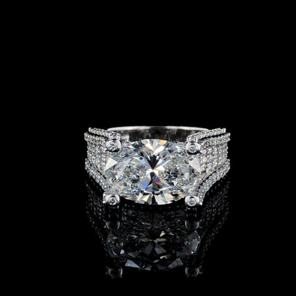 Oval Beauty Solitaire Ring For Women's Made in 18/14/10 kt Gold Studded With IGI Certified Lab Grown Diamond For Bridal And Anniversary Gift