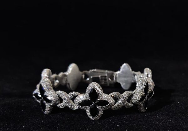 Flower Style Infinity Link Bracelet Made In 14 / 10 KT Gold Embellished With Shinny Moissanite Diamond For Anniversary Gift To A Special One