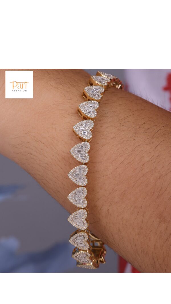 Ethereal Love Golden Heart Link Bracelet With 14 KT / 10 KT Gold And Shinny Moissanite Diamond For The Special One As An Anniversary Gift