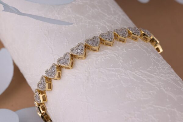 Ethereal Love Golden Heart Link Bracelet With 14 KT / 10 KT Gold And Shinny Moissanite Diamond For The Special One As An Anniversary Gift