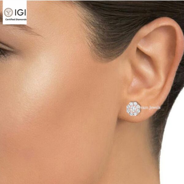 Flower Shape Looking Like Solitaire Women's Push Back Certified Earring in 18kt Gold Studded With VVS Lab Grown Diamond, Custom Trendy Gift