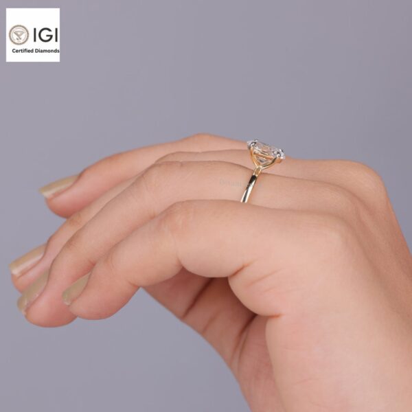 Oval Cut Solitaire Women's Ring in 18kt Gold Studded With VVS Lab Grown Diamond, Custom Engagement Wedding Ring, Certified Ring, Custom Gift