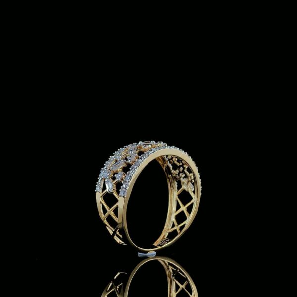 Unique Style Gold Ring Made 18 / 14 / 10 KT Gold Embellished With Shinny Moissanite / Baguettes Diamonds For Birthday And Anniversary Gift