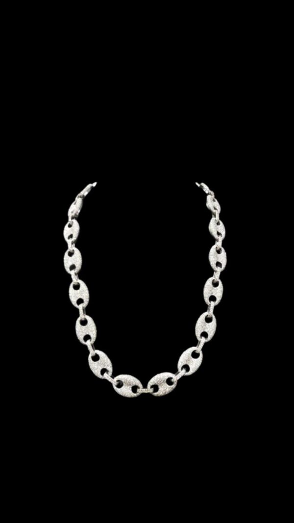 Iced Out Luxury Men's Chain Made In 925 Sterling Silver Studded With Shinny Moissanite Diamond For The Anniversary And Birthday Gift To Him