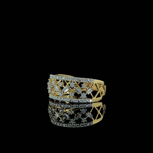 Unique Style Gold Ring Made 18 / 14 / 10 KT Gold Embellished With Shinny Moissanite / Baguettes Diamonds For Birthday And Anniversary Gift