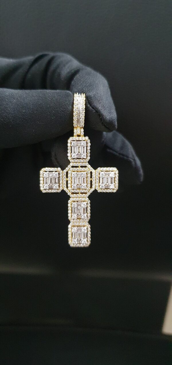 Iced Out Cross Pendant Made In 18 / 14 / 10 KT Gold Embellished With Shinny Moissanite Diamonds For Religious And Memorial Gift