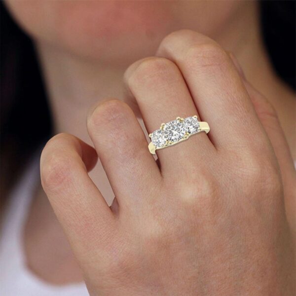 Luxury Diamond Ring Made In 18 / 14 / 10 KT Gold Embellished With Certified Lab Diamonds For Anniversary And Birthday Gift To Special Person