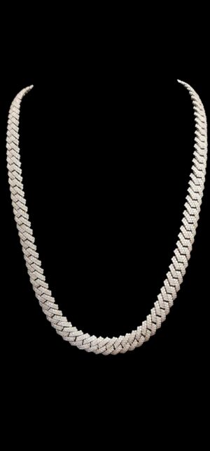 Iced Out 10 mm Miami Cuban Link Chain Made In 925 Sterling Silver Embellished with Shinny Moissanite Diamonds For The Birthday Gift