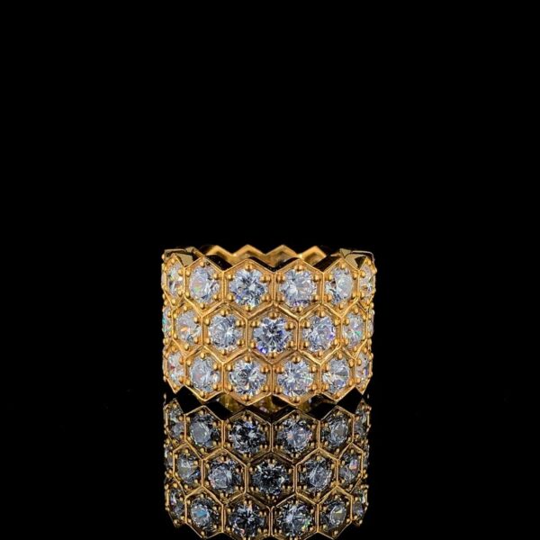 Royal Round Diamond Wedding Ring Made In 18 / 14 / 10 KT Gold Embellished With Certified Lab Diamonds For Anniversary And Wedding Gift