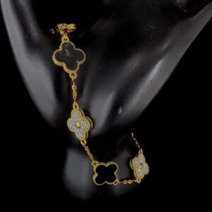 Classic Flower Bracelet Available In Three Different Colors Made In 18 / 14 / 10 KT Gold Embellished With Certified Lab Diamonds For Gift
