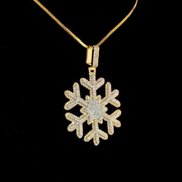 Iced Out Snowflake Pendant Made In 18 / 14 / 10 KT Gold Embellished With Shinny Moissanite Diamonds For The Birthday And Christmas Gift