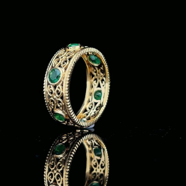 Luxury Unisex Diamond Ring Made In 18 / 14 / 10 KT Gold Embellished With Certified Diamonds For The Birthday And Anniversary Gift