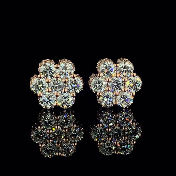 Beautiful Round Diamond Earring Made In 18 / 14 / 10 KT Gold Embellished With Certified Lab Diamonds For The Wedding And Anniversary Gift