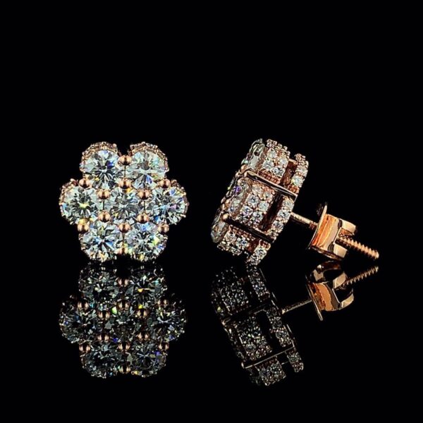 Beautiful Round Diamond Earring Made In 18 / 14 / 10 KT Gold Embellished With Certified Lab Diamonds For The Wedding And Anniversary Gift