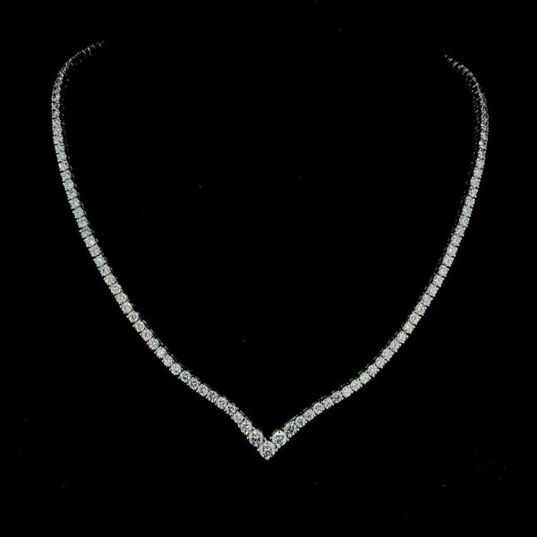 Iced Out Beautiful Tennis Chain Made In 925 Silver Embellished With Shinny Moissanite Diamonds For The Birthday And Anniversary Gift For Her