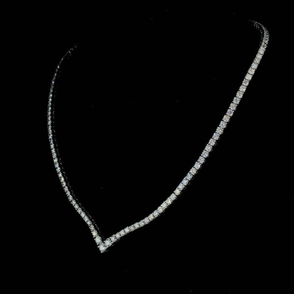 Iced Out Beautiful Tennis Chain Made In 925 Silver Embellished With Shinny Moissanite Diamonds For The Birthday And Anniversary Gift For Her