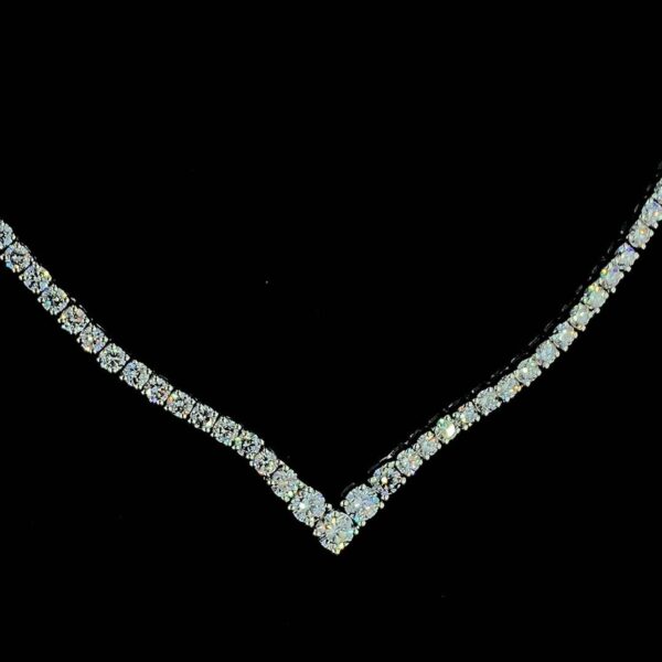 Iced Out Beautiful Tennis Chain Made In 925 Silver Embellished With Shinny Moissanite Diamonds For The Birthday And Anniversary Gift For Her