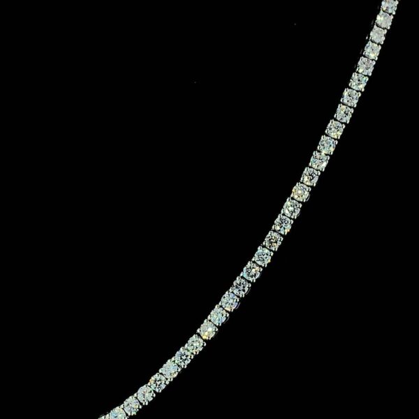 Iced Out Beautiful Tennis Chain Made In 925 Silver Embellished With Shinny Moissanite Diamonds For The Birthday And Anniversary Gift For Her