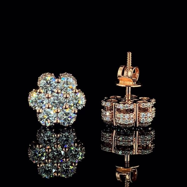 Beautiful Round Diamond Earring Made In 18 / 14 / 10 KT Gold Embellished With Certified Lab Diamonds For The Wedding And Anniversary Gift