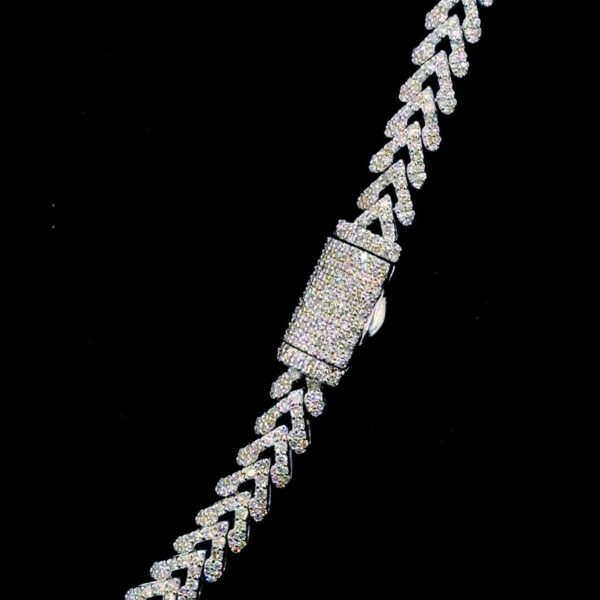 Iced Out Unisex V-Link Cuban Chain Made In 925 Sterling Silver Embellished With Shinny Moissanite Diamonds For The Birthday Gift