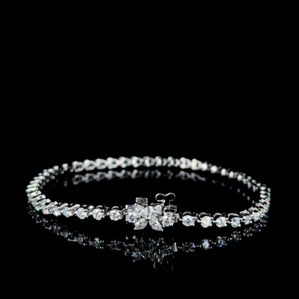 Luxury Round Lab Diamond Bracelet Made In 18 / 14 / 10 KT Gold Embellished With Certified Diamonds For The Birthday And Anniversary Gift