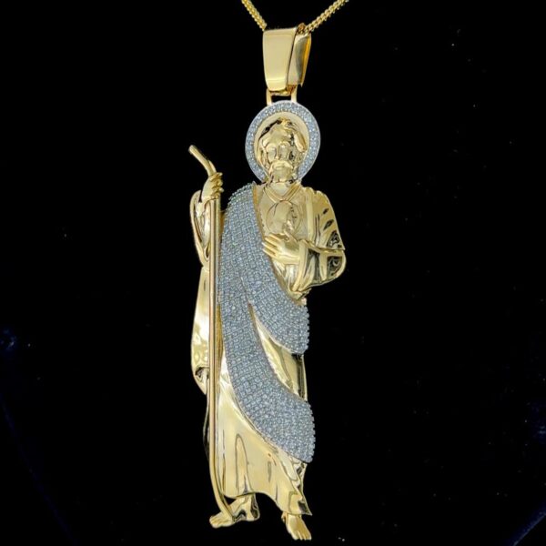 Iced Out Beautiful Jesus Pendant Made In 18 / 14 / 10 KT Gold Embellished With Shinny Moissanite Diamonds For The Religious Gift