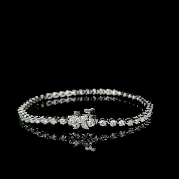 Luxury Round Lab Diamond Bracelet Made In 18 / 14 / 10 KT Gold Embellished With Certified Diamonds For The Birthday And Anniversary Gift