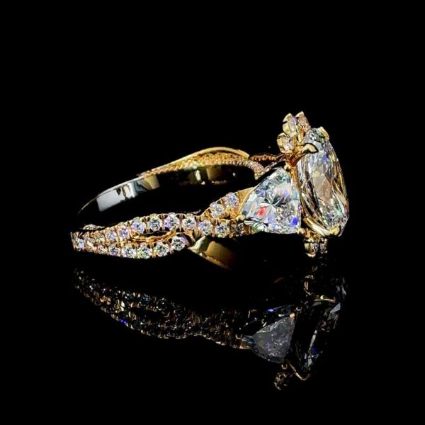 Luxury Oval Cut Diamond Cluster Iced Out Ring Made In 18/14/10 KT Gold Embellished With Shinny Moissanite Diamonds For The Anniversary Gift