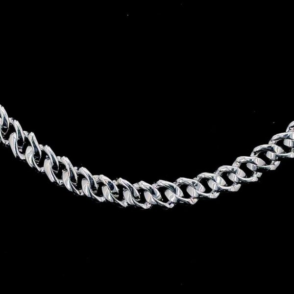 Iced Out Round Diamond 6 MM Cuban Link Chain Made In 925 Sterling Silver Studded With Shinny Moissanite Diamonds For The Birthday Gift