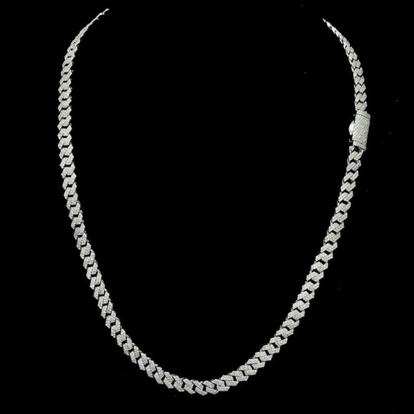 Iced Out Round Diamond 6 MM Cuban Link Chain Made In 925 Sterling Silver Studded With Shinny Moissanite Diamonds For The Birthday Gift