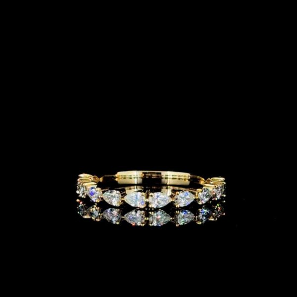 Beautiful Pear Cut Diamond Made In 18 / 14 / 10 KT Gold Embellished With Certified Lab Diamonds For The Wedding And Anniversary Gift For Her